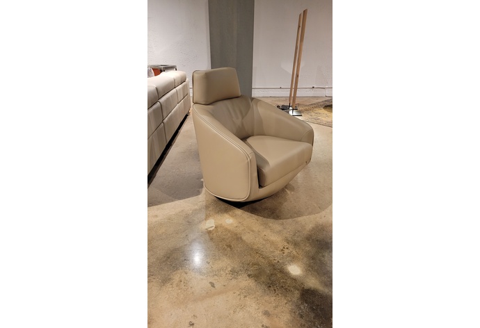 Sulu I Swivel Chair